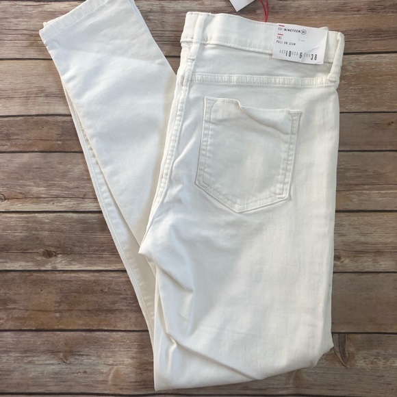 white pull on jeans